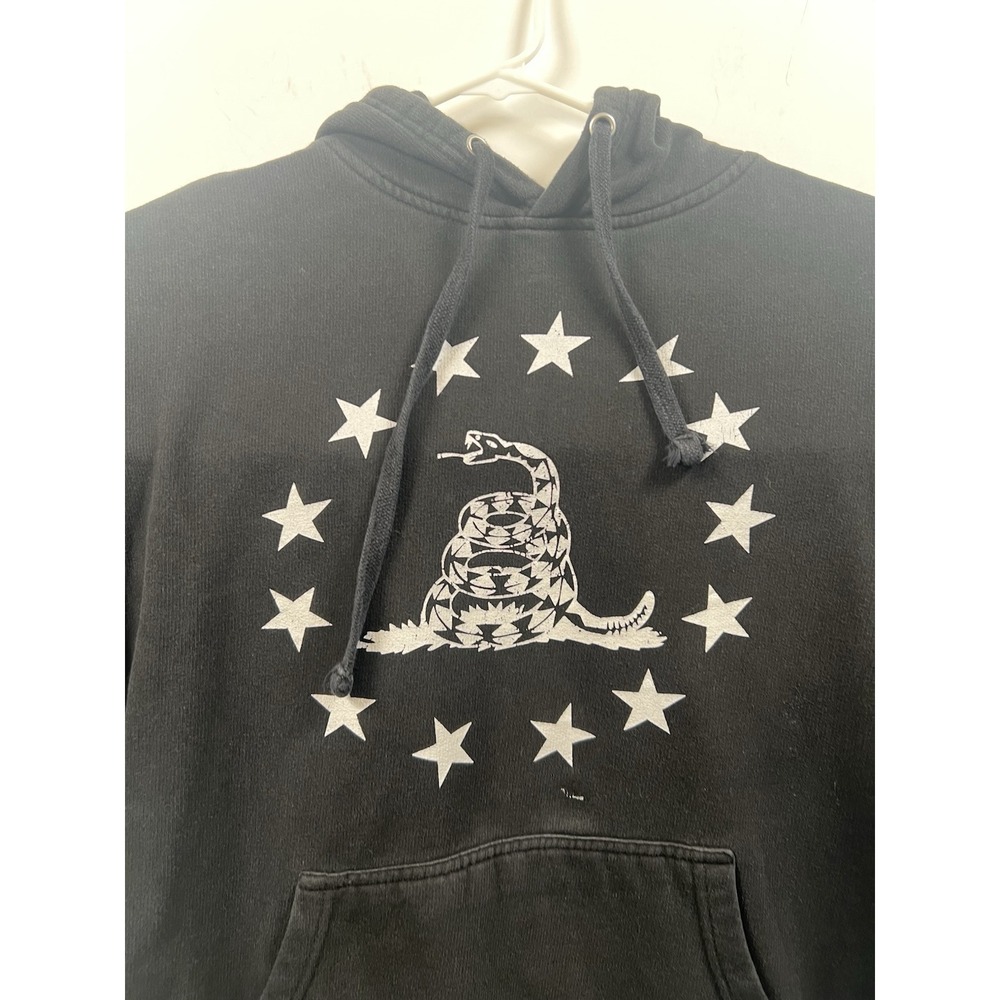 BETSY ROSS GADSDEN FLAG Black Graphic We The People Hoodie Sz M Patriotic USA - Picture 5 of 11